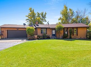 W1693 Echo Valley Rd, Freedom, WI 54130