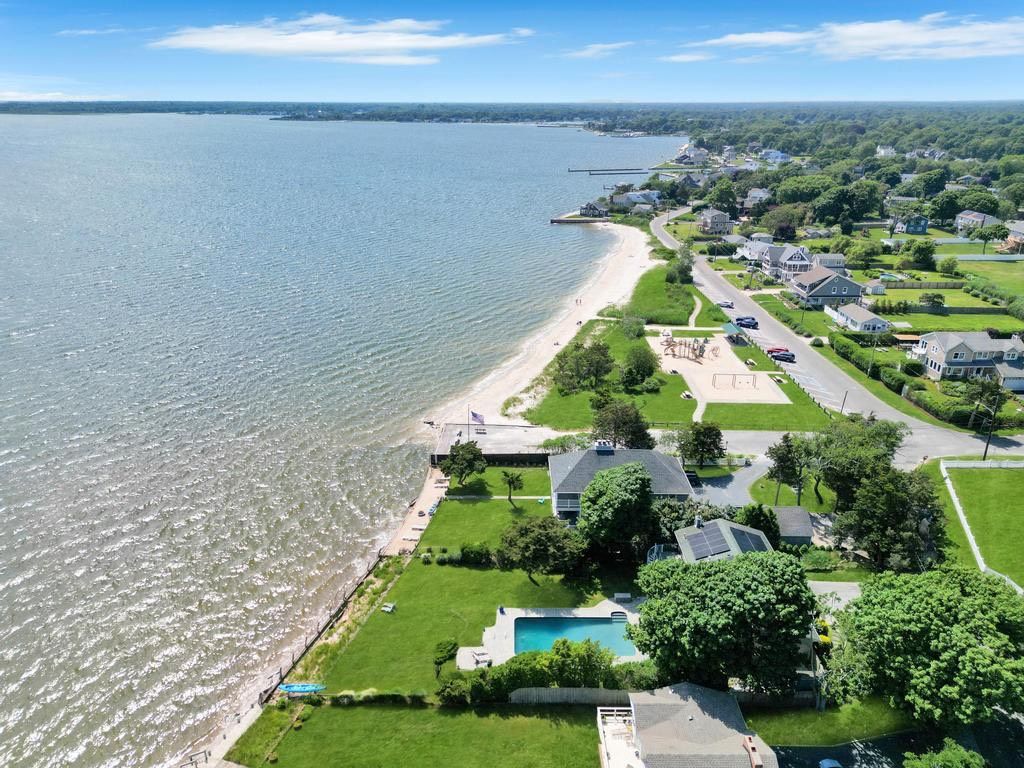 4 South St, Center Moriches, NY 11934 | Out East