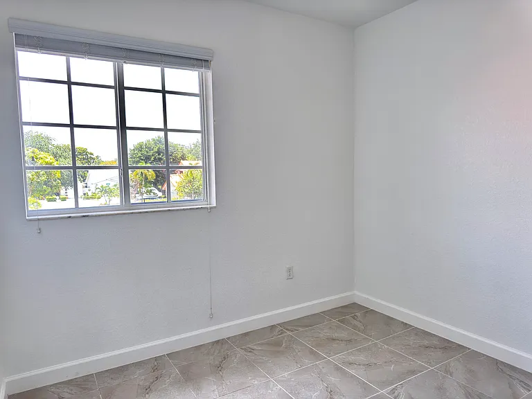 7905 SW 120th Ave — Photo 14
