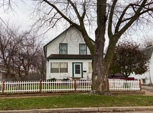 903 S Liberty St, Elgin, IL 60120