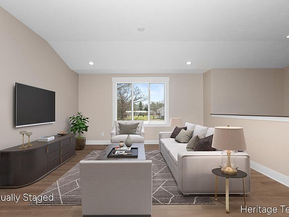 3rd image of 3323 Babylon Rd