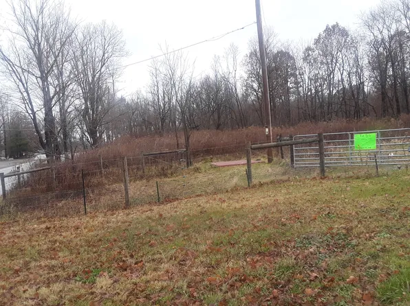 1660 Perry Hwy, Fredonia, PA 16124