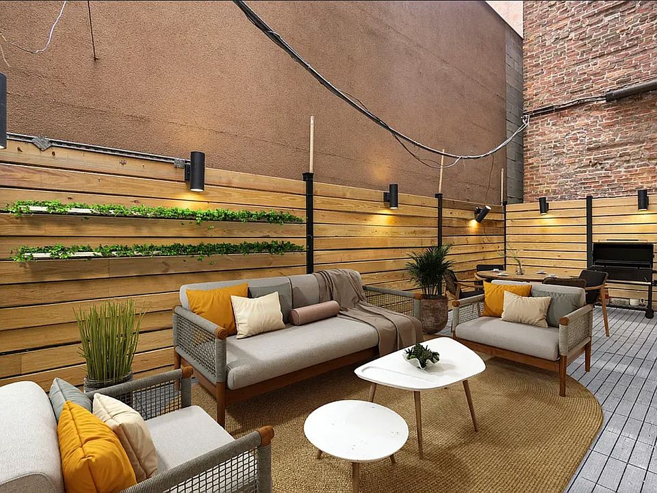 1st image of 139 E 13th St #1E