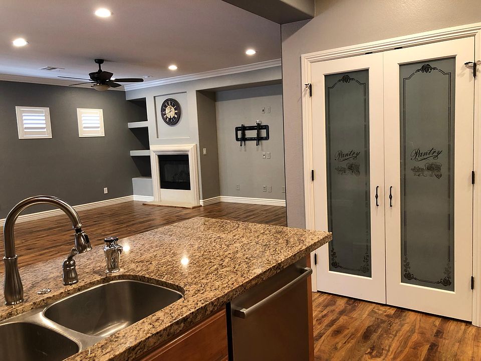 1st image of 812 Colina Alta Pl