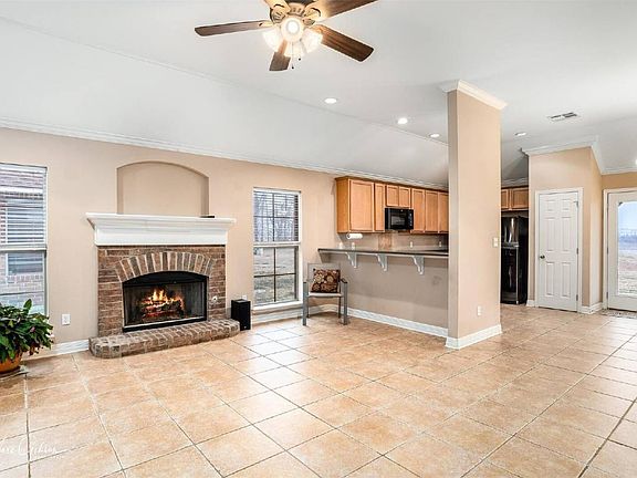 3rd image of 3233 Grand Lake Dr