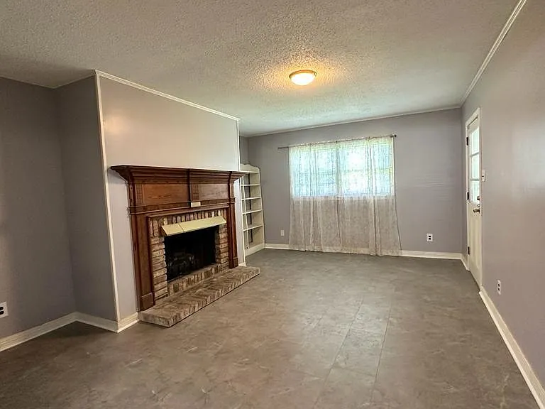 2766 N Barksdale Dr — Photo 4