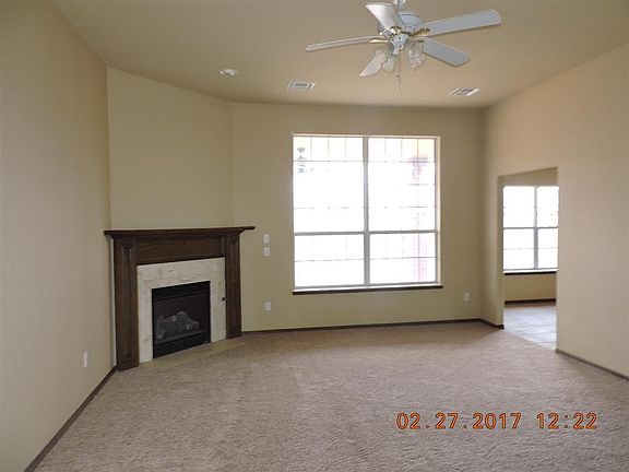 5th image of 705 SW 161st St