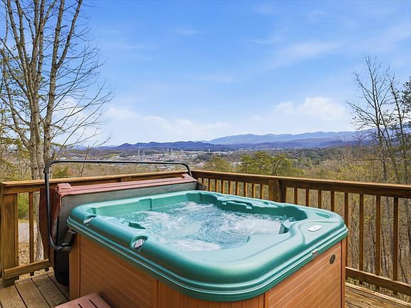 4th image of 801 Lloyd Huskey Rd