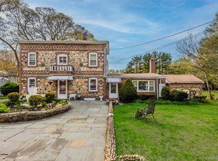 184 Roosevelt Boulevard, Hauppauge, NY 11788