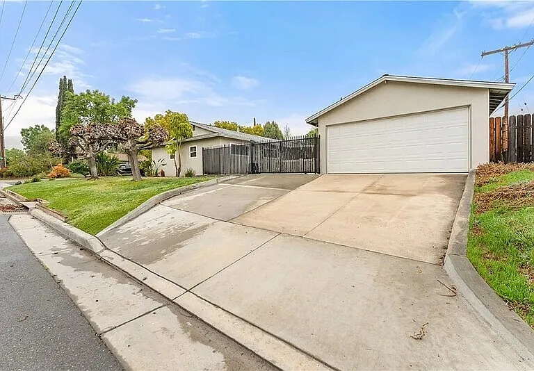 116 E Campus View Dr — Photo 17