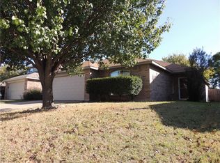 9773 Stoney Bridge Rd, Fort Worth, TX 76108