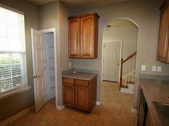 4th image of 917 Dunes Ct