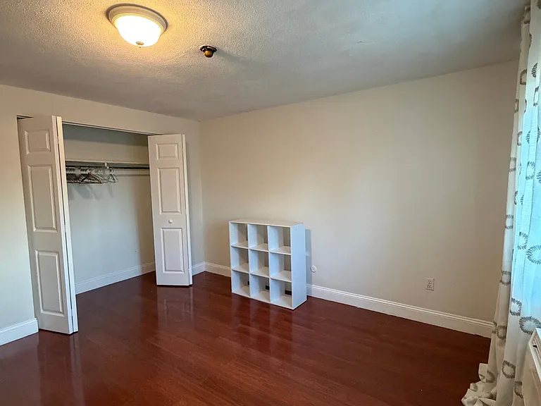 215 Winter St — Photo 4