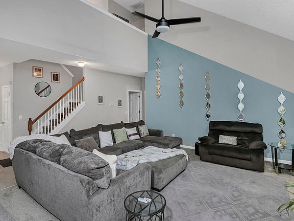 4th image of 40 Kennebeck Ct