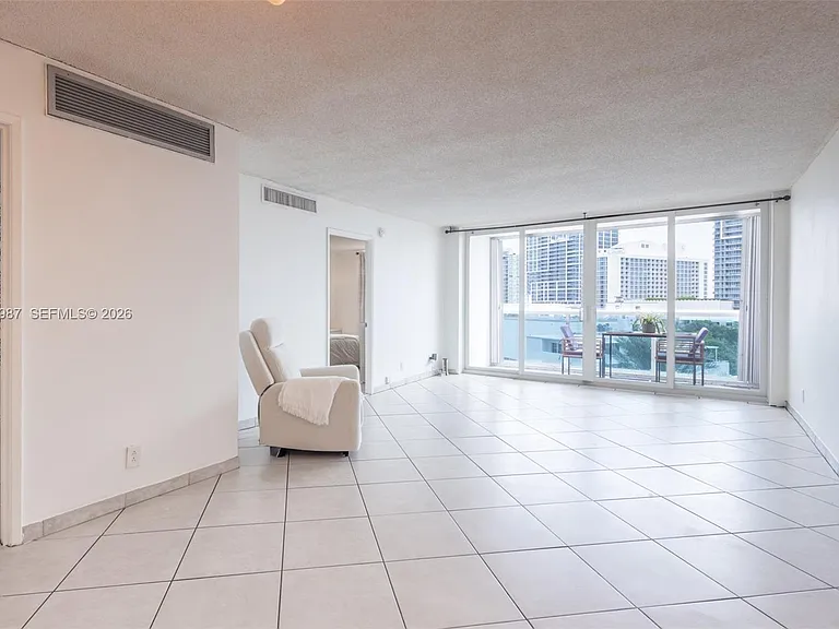 6770 Indian Creek Dr #7B — Photo 18