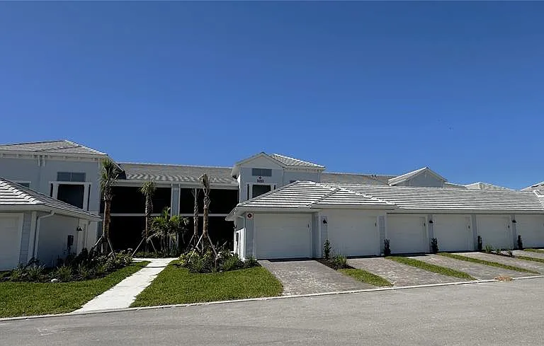 14231 Heritage Landing Blvd #1918 — Photo 29