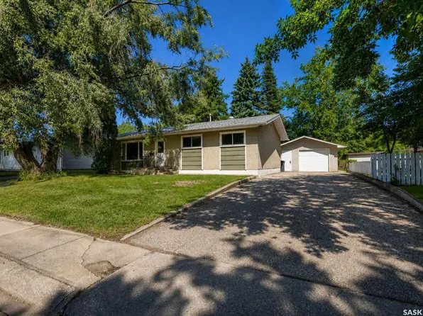 984 Bradshaw PLACE, Prince Albert, SK S6V 2P4
