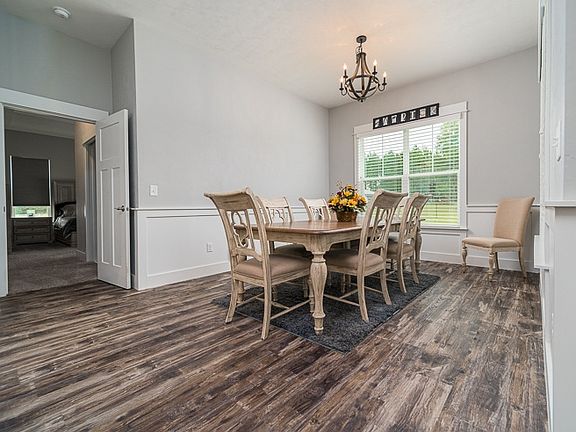 5th image of 177 SW Paddock Ct