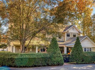 27 Harned Rd, Commack, NY 11725
