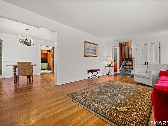 3rd image of 16 Sherwood Road