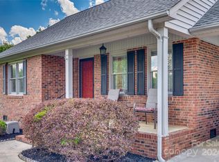 2084 Country Club Dr, Lancaster, SC 29720