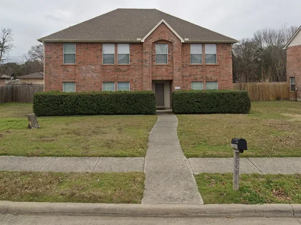 726 Cedarwood Dr, Cedar Hill, TX 75104