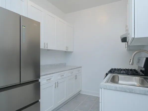 1855 Grand Concourse image 7 of 11