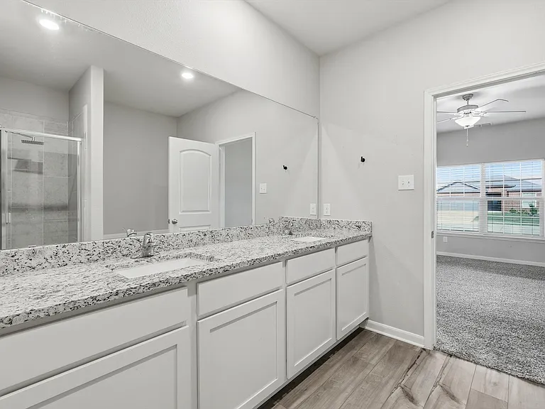 2105 Yarbrough Dr — Photo 23