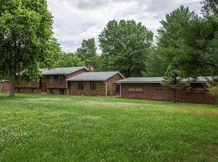 300 Rolek Rd, Collinsville, IL 62234