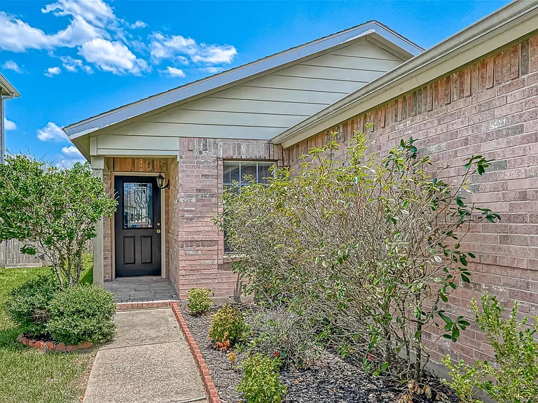 22138 Orchard Dale Dr — Photo 3