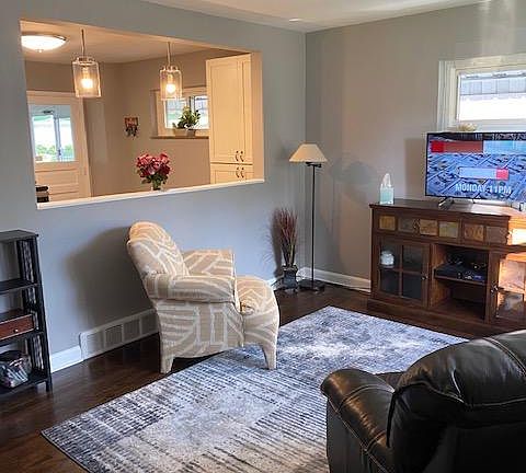 2nd image of 3744 Nightingale Dr