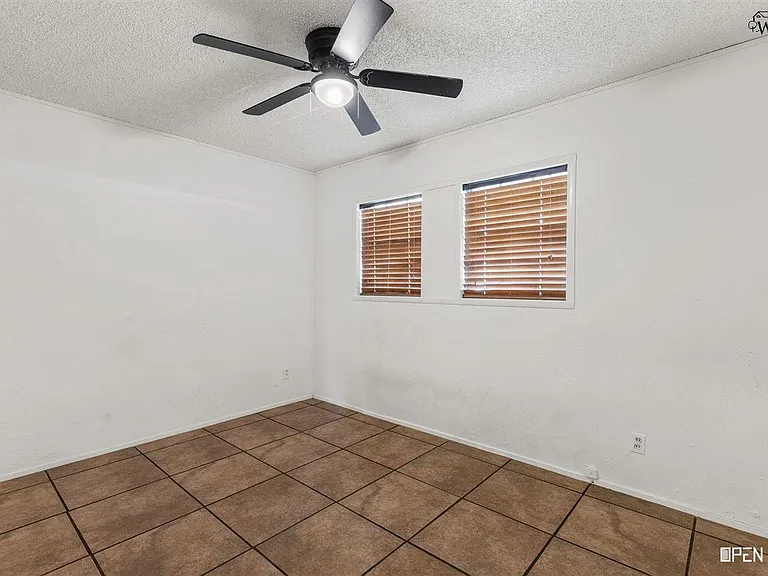 2920 Cunningham Dr — Photo 18