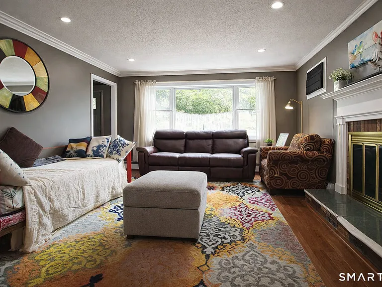 51 Riverside Dr — Photo 13
