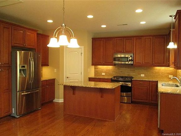 2nd image of 2801 Twinberry Ln