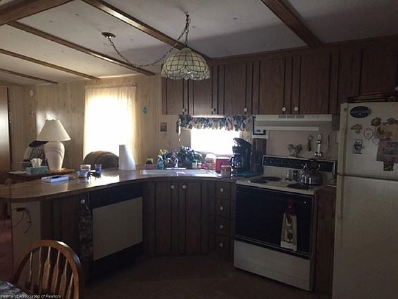 4th image of 1218 Seamans St