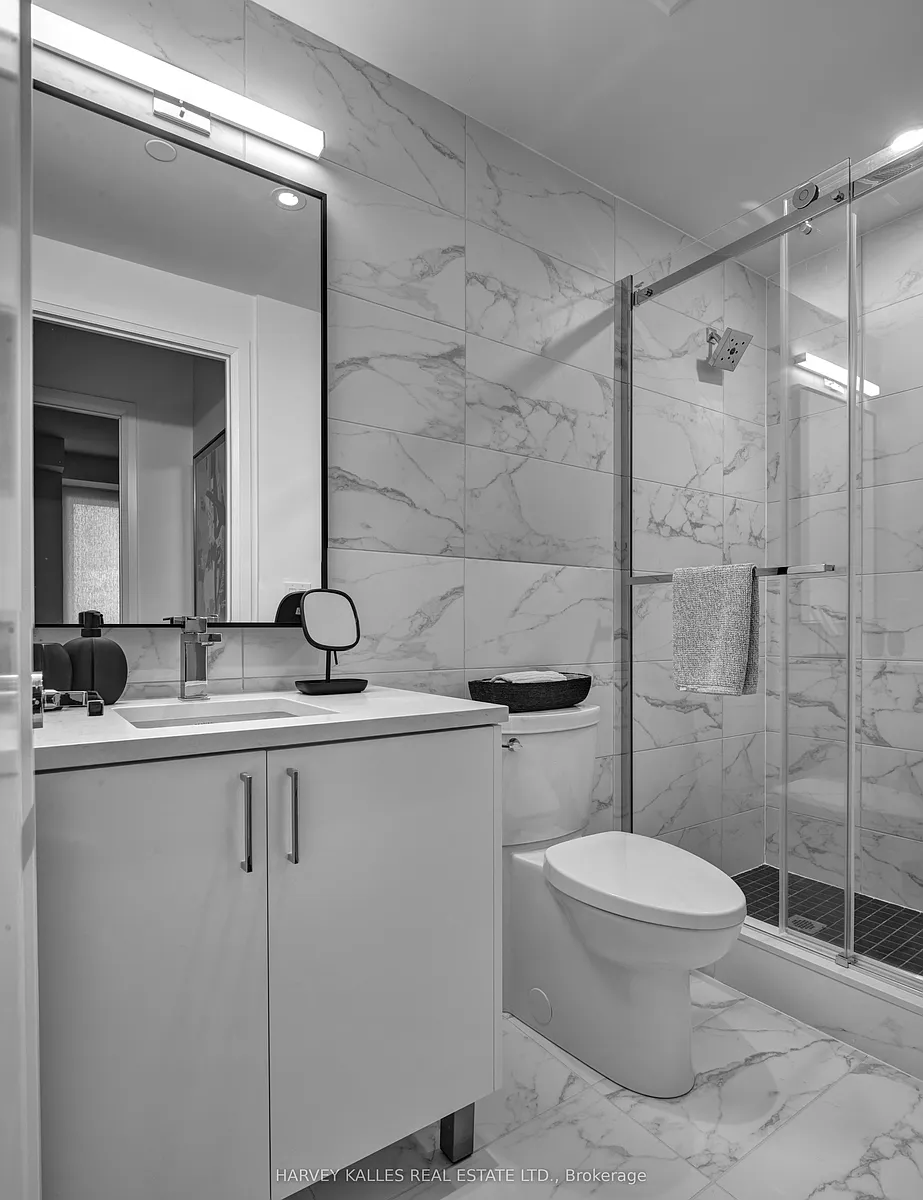 Building Photo - 71 Redpath Ave #1305