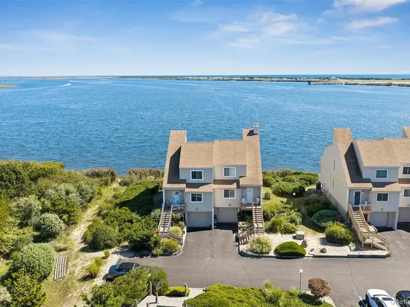 14 Waters Edge, Shirley, NY 11967