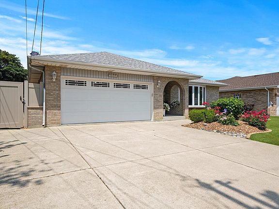 3rd image of 6544 W 91st Pl
