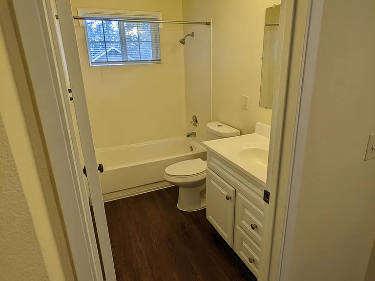 7833-7875 SE Johnson Creek Blvd — Photo 36