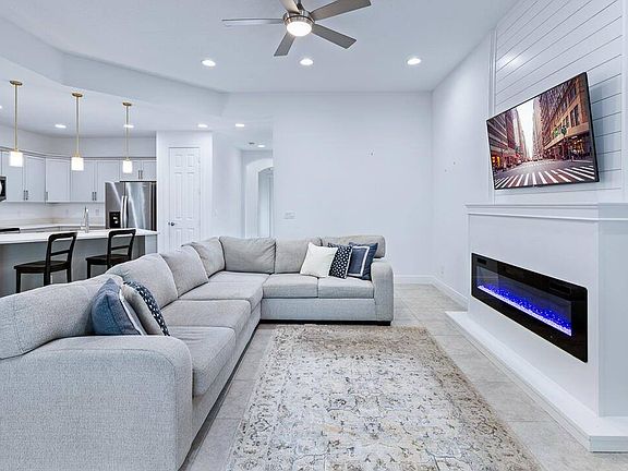 2nd image of 2590 Bella Vista Cir