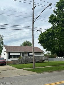 207 Forbes Rd, Bedford, OH, 44146