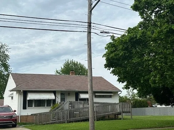 207 Forbes Rd, Bedford, OH 44146