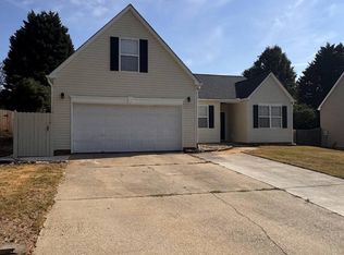 10 Blossom Park Ct, Mauldin, SC 29662