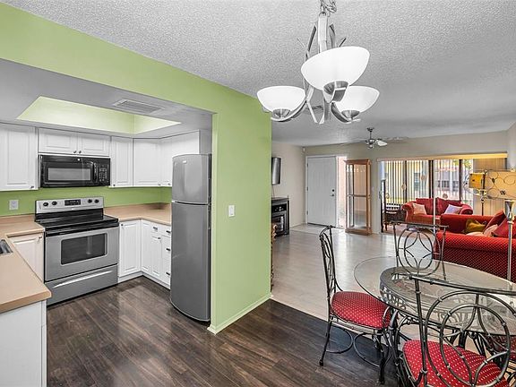 3rd image of 1121 QUEEN ANNE DRIVE #C
