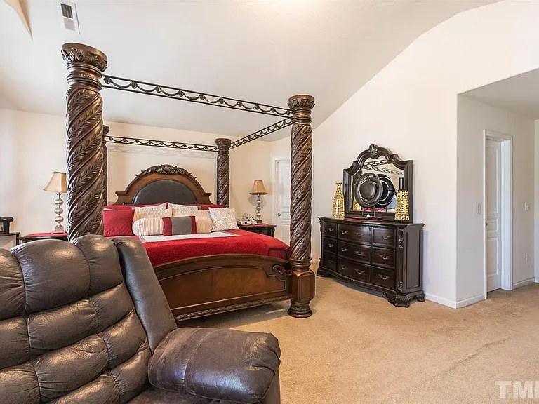326 Pillow Ln — Photo 30