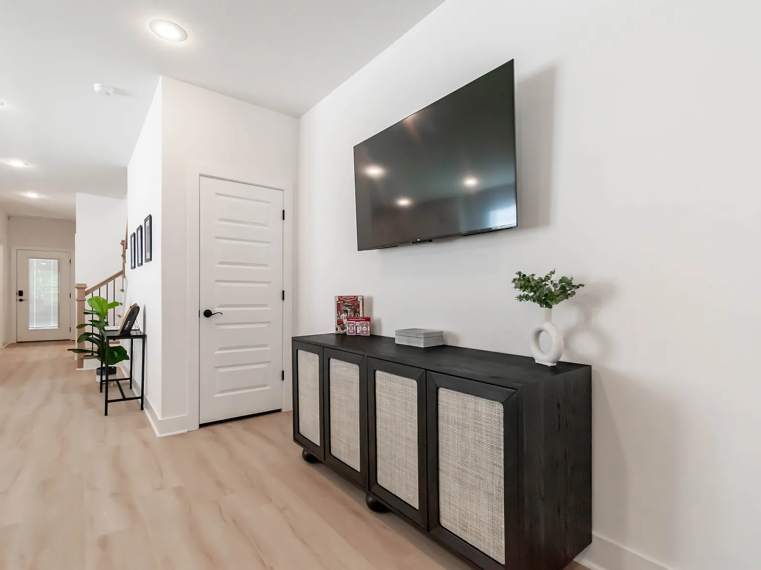 818 South Wood Avenue - 1 — Photo 3