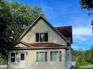 130 N Woodworth St, Elmwood, WI 54740