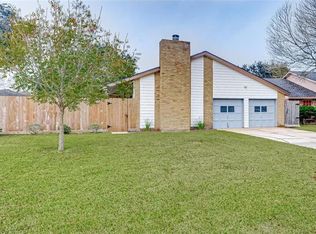 1530 Hollybush Dr, Sugar Land, TX 77498