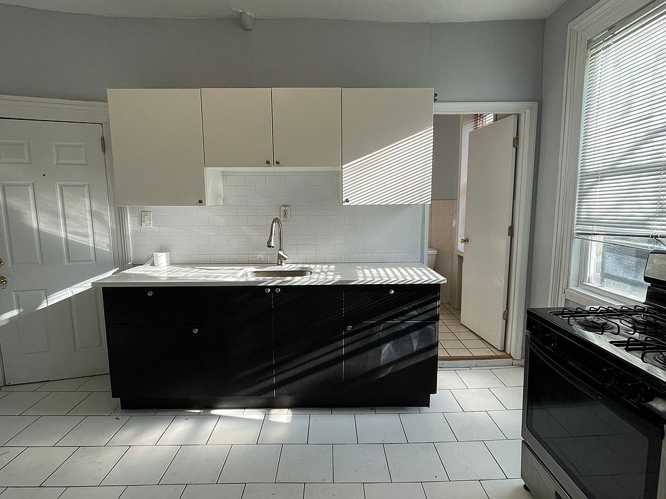 1st image of 557 Communipaw Ave #2