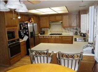 2200 Verdinal Dr, Las Vegas, NV 89146